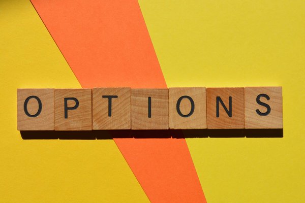 Quelles sont les options de traitement pour les patients atteints de maladie de Castleman multicentrique?